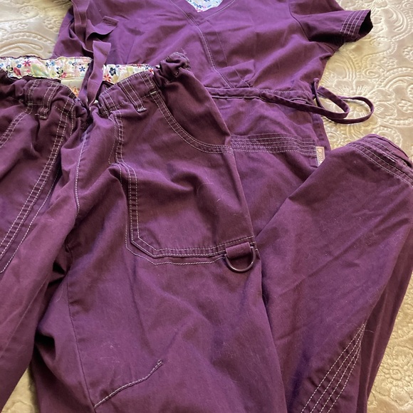 Purple koi scrub set xs - Picture 3 of 5